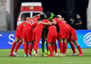 中国足球勇夺世界杯(中国足球勇夺世界杯冠军这个恶搞视频)