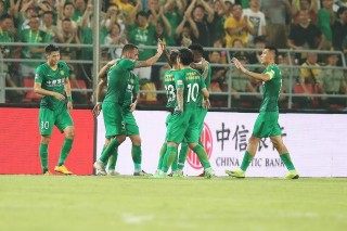 国安vs鲁能判罚(国安对鲁能比赛结果)