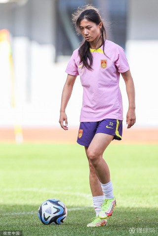 中国国家女子足球队(中国国家女子足球队官方合作伙伴金锣王中王)