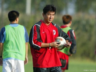 足球明星排名前十中国(足球明星排名前十中国有几个)