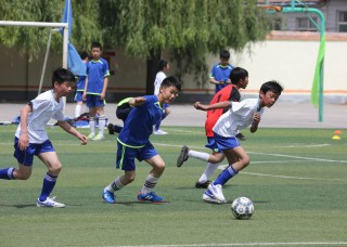 中小学生足球视频(中小学生足球视频教学)