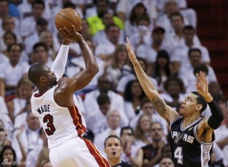 去年热火vs马刺(2021热火vs马刺第七场超清)