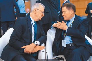 鲍威尔激情演讲不屈"政治压力"，IMF会议气氛微妙