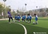 暑假训练足球训练营的(暑假足球训练营招生简章)
