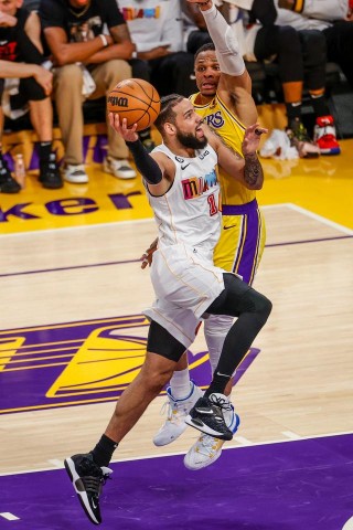 nba直播湖人vs热火(今日直播nba湖人对热火)