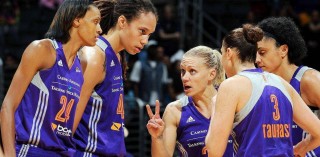 wnba震动vs火花(wnba洛杉矶火花队队员)
