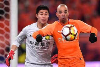 国安vs鲁能判罚(国安对鲁能比赛结果)