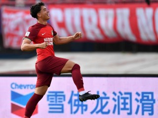 34号足球(34号足球衣是谁穿的)