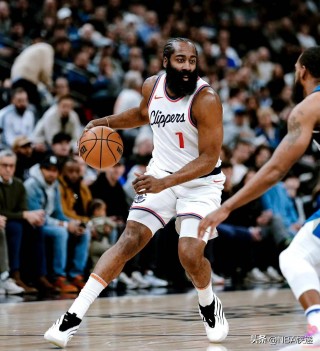 nba直播快船vs小牛(快船vs小牛 全场录像回放)