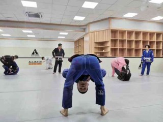 足球踢巴西柔术(gfteam巴西柔术)