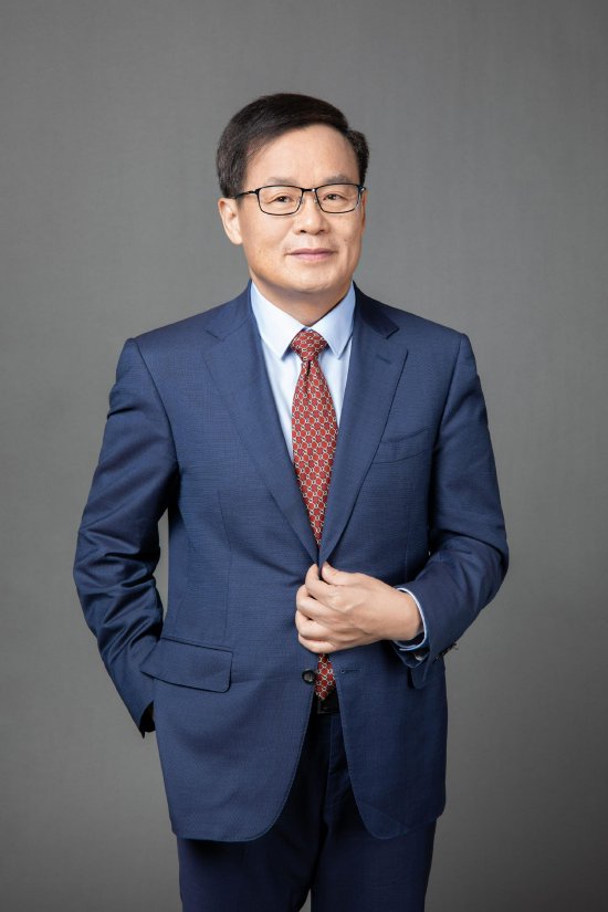 汇添富基金总经理张晖:坚定信念 共赴新程 第1张 汇添富基金总经理张晖:坚定信念 共赴新程 第1张