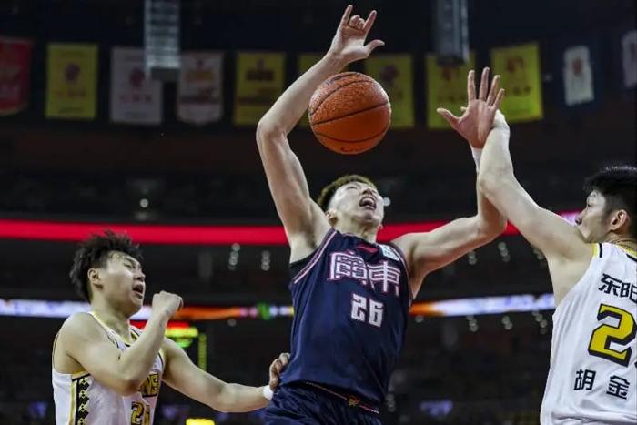 今天广东vS深圳(今天的广东队 对战深圳队赢了吗)  第2张