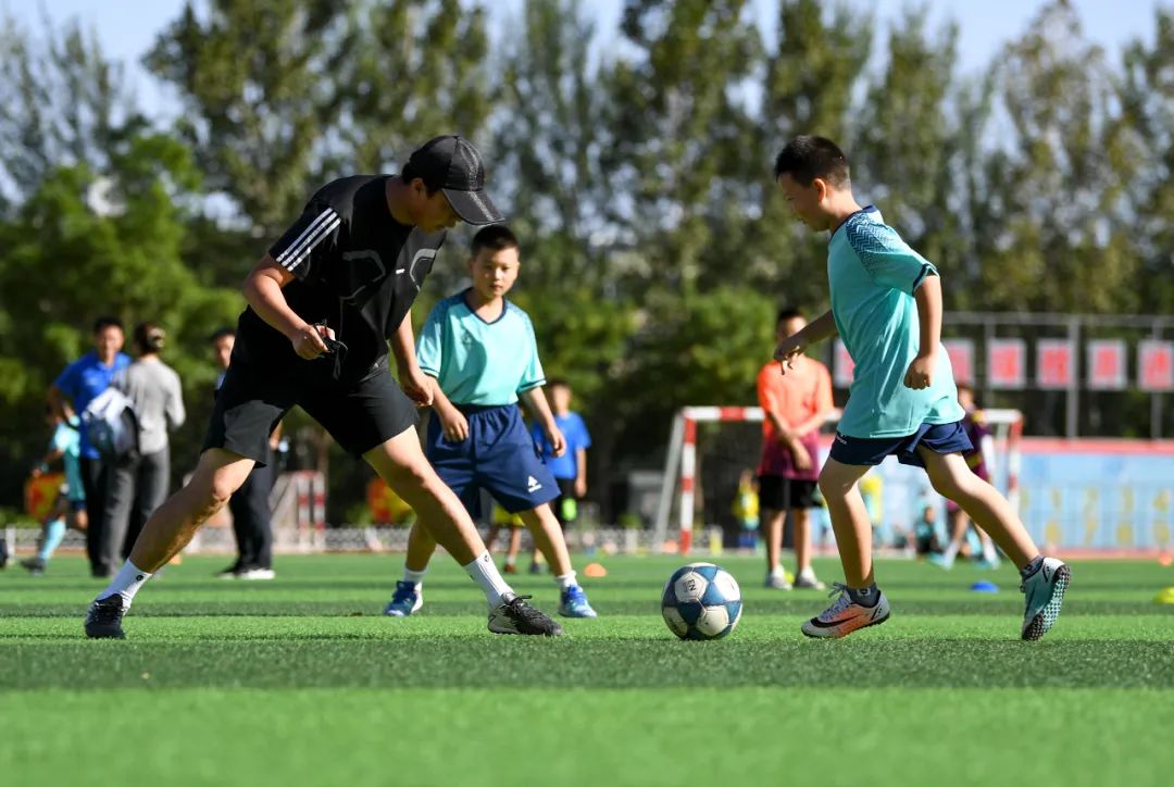 小学生足球训练视频(小学生足球训练视频全套) 第2张 小学生足球训练视频(小学生足球训练视频全套) 第2张