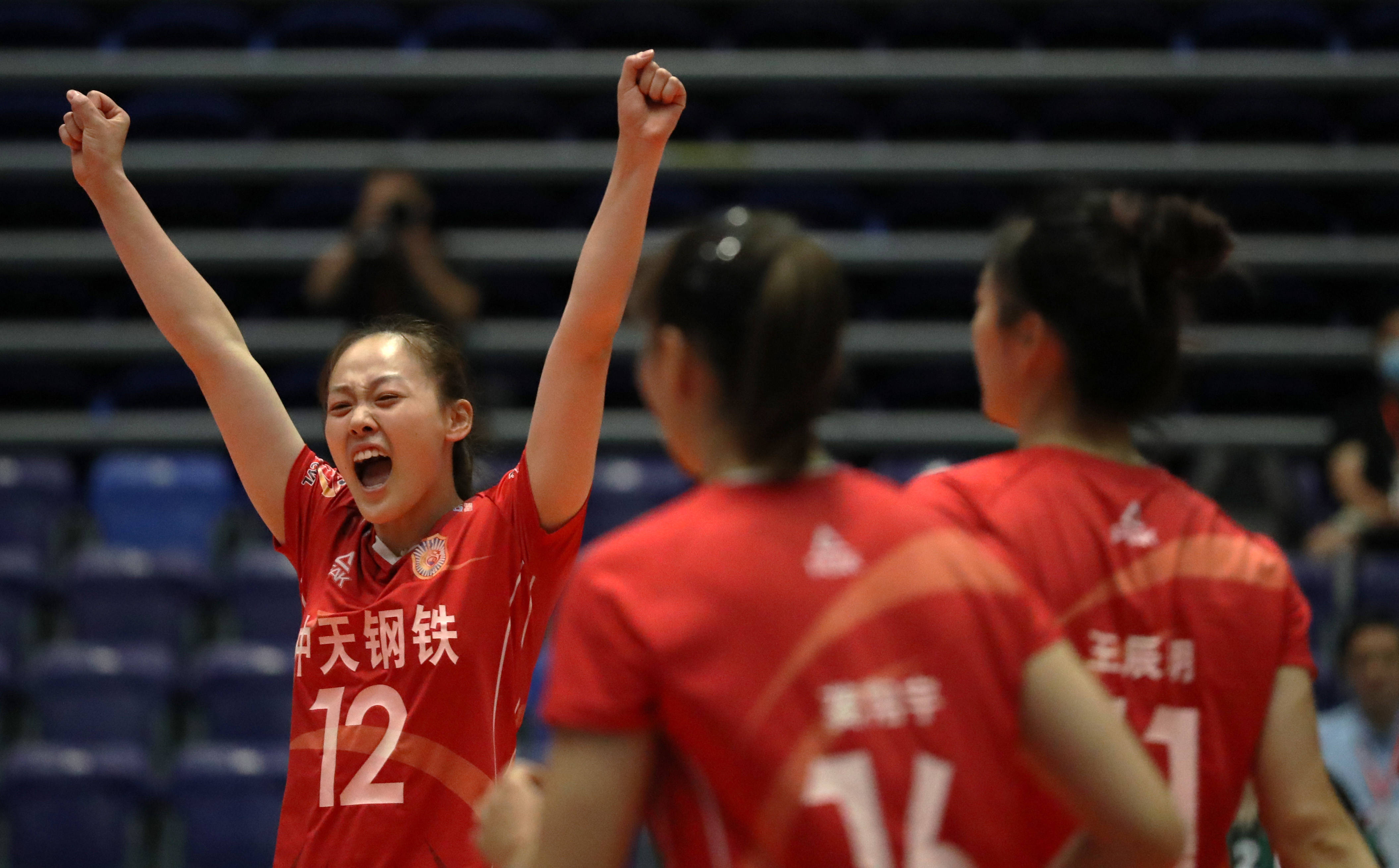 2020江苏女排vs(2020江苏女排对天津女排第五局)  第2张