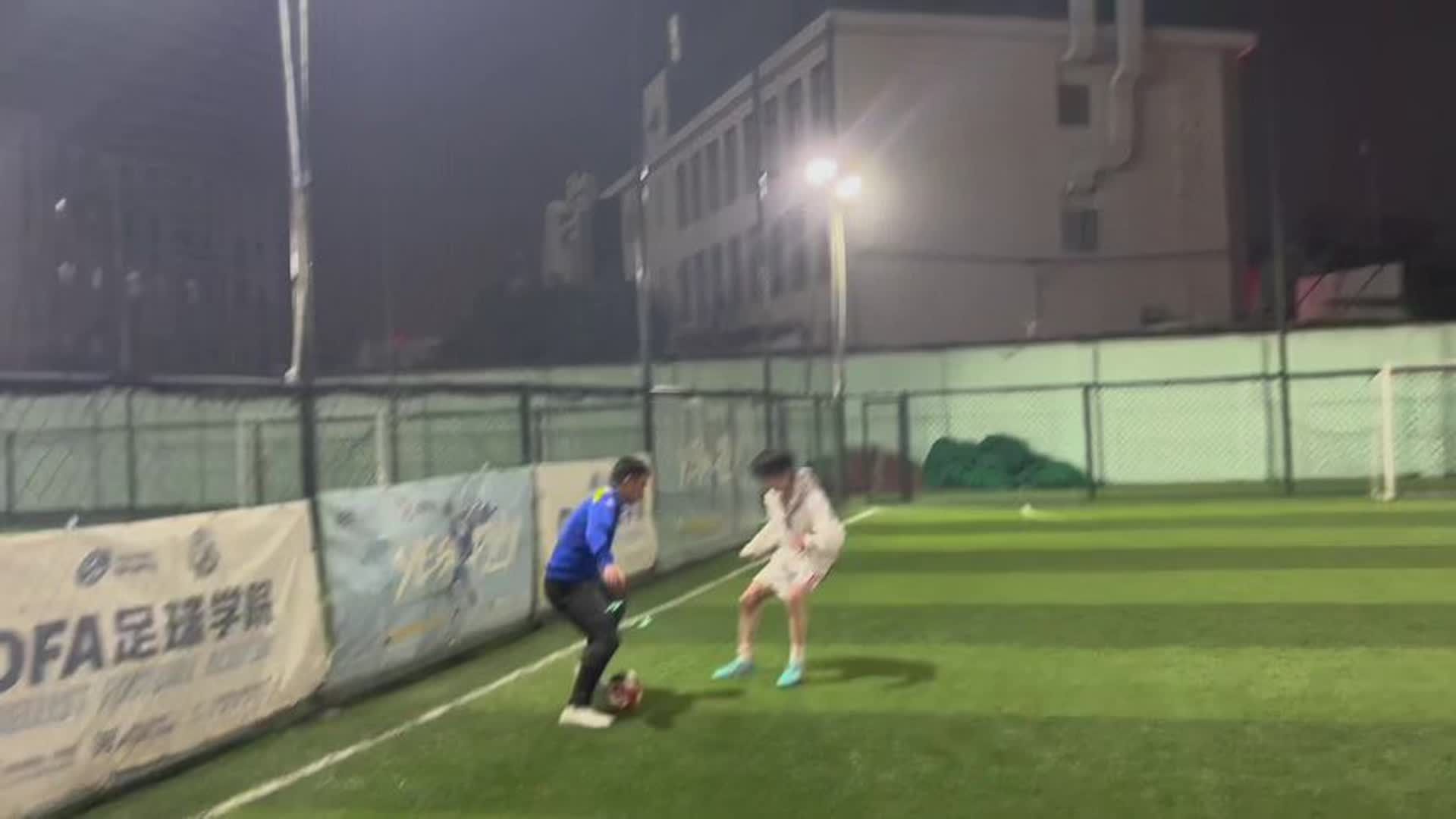 足球生产视频(足球生产工艺流程图) 第2张 足球生产视频(足球生产工艺流程图) 第2张