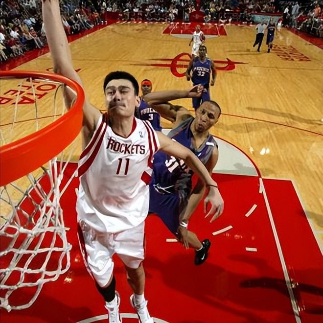 nba乔丹vs姚明(乔丹和姚明最精彩的一场比赛)  第2张