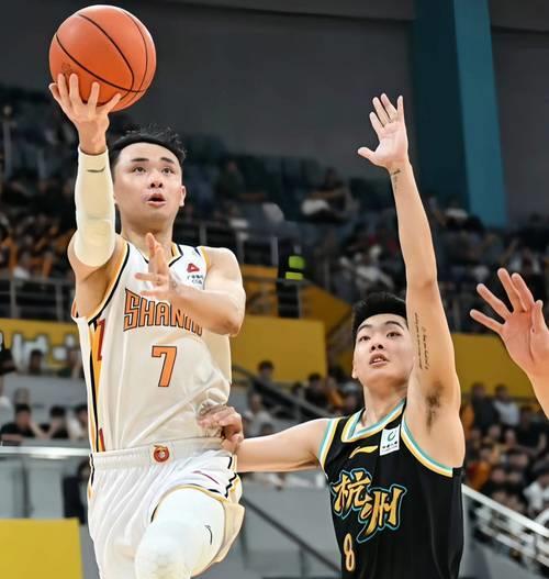 广厦vs广州直播(广厦和广东今天比赛直播)  第1张