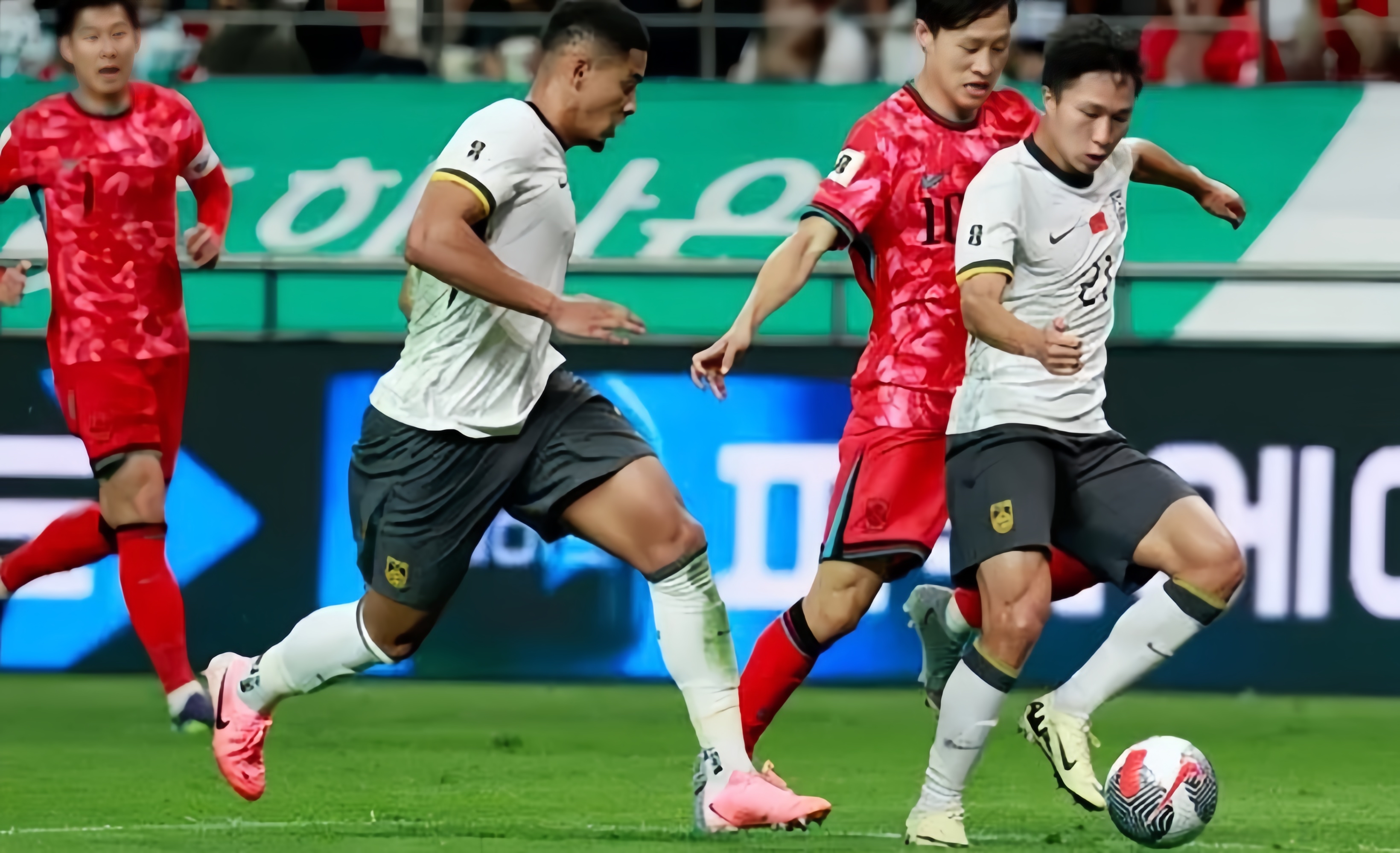 2018韩国vs泰国(2018世界杯12强赛第1轮韩国对中国足球比赛录像) 第2张 2018韩国vs泰国(2018世界杯12强赛第1轮韩国对中国足球比赛录像) 第2张