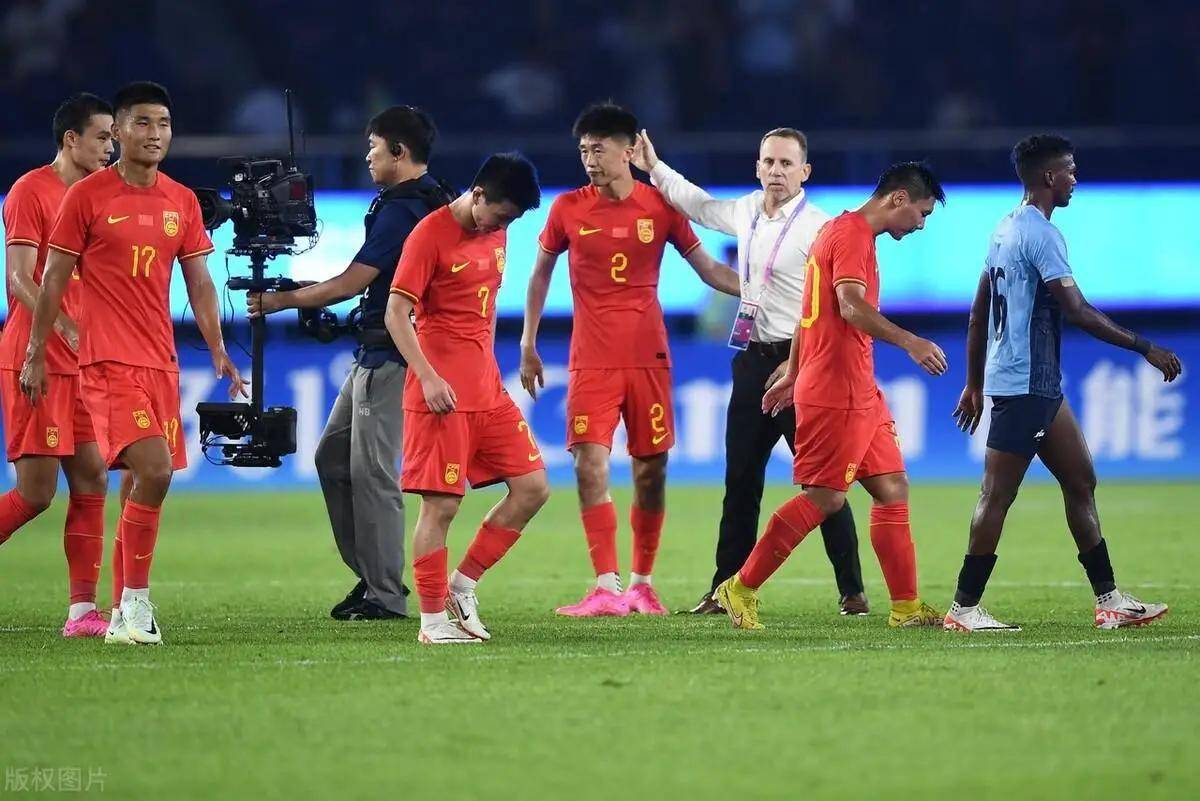 国足vs泰国历史(国足vs泰国历史数据)  第1张