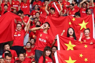 在中国足球和篮球(在中国足球和篮球哪个玩的人多)