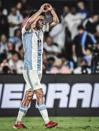 阿玛尔足球(阿尔玛 马勒)